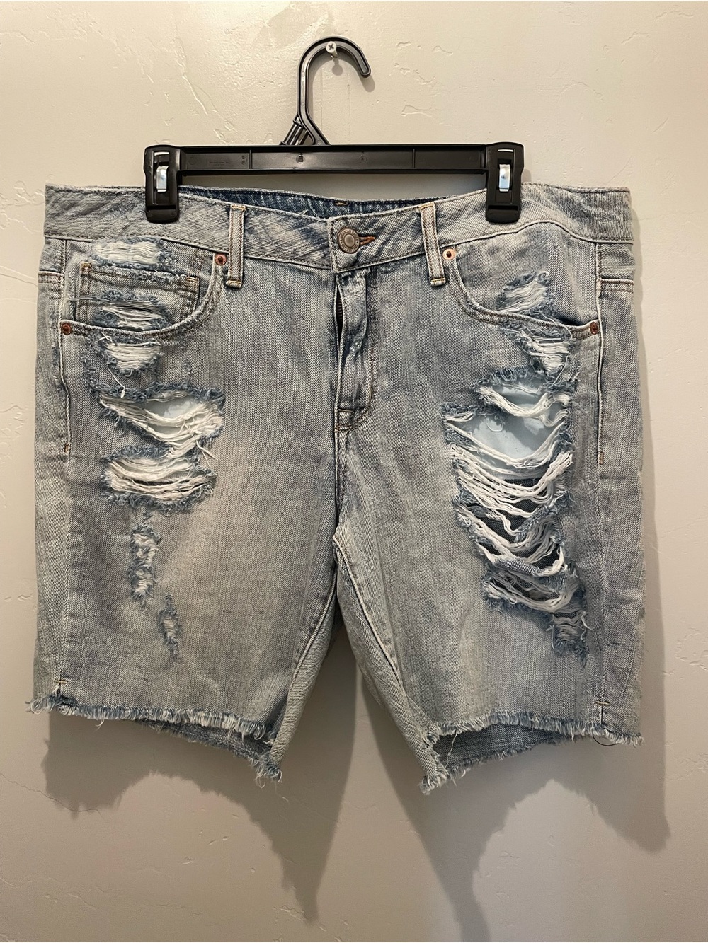 American Eagle Outfitters Light Wash Distressed Jean Shorts